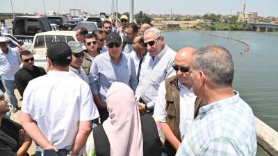  وزير الري يتابع حالة نهر النيل فرع رشيد وجسوره بنطاق (6) محافظات وأعمال إزالة الحشائش وورد النيل