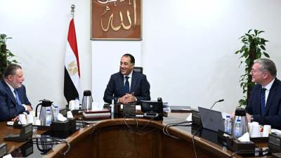رئيس الوزراء يتابع جهود توفير المنتجات البترولية وموقف سداد مستحقات الشركاء الأجانب في قطاع البترول