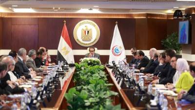 "عبدالغفار" يوجه بتسريع الاستجابة لاحتياجات المرضى ومتابعة نظام التقييم الدوري للعاملين