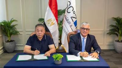 رئيس اقتصادية قناة السويس يوقع عقد إنشاء مصنع "تشانجتشو رامادا- Changzhou RAMADA" لصناعة المنسوجات بالقنطرة غرب