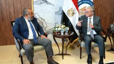 وزير البترول  يبحث تسريع إجراءات إطلاق استثمارات مصرية جديدة لتعظيم القيمة المضافة من الفوسفات 