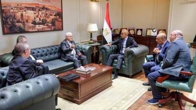 وزير التعليم يبحث مع رئيس الهيئة القومية للتأمين الاجتماعي سبل تحقيق أقصى استفادة من مظلة التأمينات الاجتماعية للعاملين