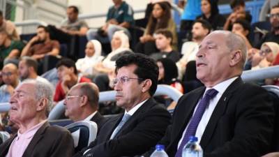 وزير الرياضة يؤازر المنتخب المصري لكرة اليد ويهنئهم بالوصول لربع نهائي بطولة العالم