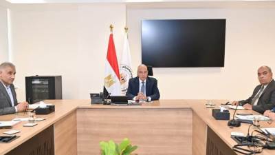 وزير الري يتابع موقف عدد من المشروعات التنموية في سيناء والدلتا الجديدة وسيوة