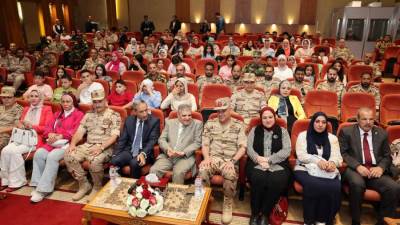 رئيس هيئة قناة السويس يستعرض مستجدات مشروعات تطوير القناة لوفد كلية الحرب العليا 