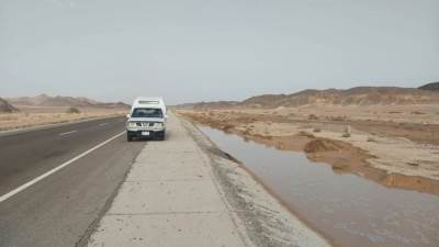 سيول على طريق "رأس غارب ـ الشيخ فضل" وتنسيق بين إدارة الأزمات والأجهزة التنفيذية