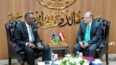 رئيس هيئة الدواء يبحث مع سفير ناميبيا تعزيز التعاون في تنظيم قطاع الدواء