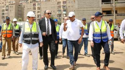 وزير قطاع الأعمال يتفقد مشروع إنشاء مجمع مدارس تنفذه شركة النصر للمقاولات بالجيزة