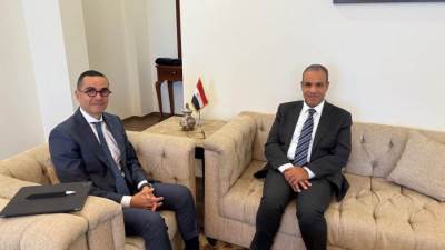 وزير الخارجية والهجرة يلتقي وزير الاستثمار والتجارة الخارجية