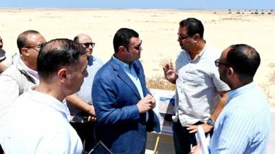 وزير الإسكان يتفقد مشروعات المرحلة العاجلة للأراضي البديلة بمنطقة "شمس الحكمة" ويتابع مخطط تنمية منطقة غرب رأس الحكمة