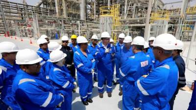 وزير البترول يتفقد مشروعات زيادة الإنتاج بمعامل تكرير البترول بالسويس لخفض الفاتورة الاستيرادية