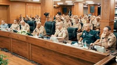 الفريق أول عبدالمجيد صقر يشهد تنفيذ المرحلة الرئيسية للمشروع الإستراتيجى التعبوى التخصصى لهيئة الإستخبارات العسكرية