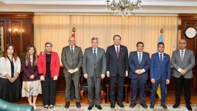 رئيس الرقابة الصحية يلتقي محافظ الإسكندرية لمناقشة خطة شاملة لاعتماد المنشآت الصحية وفق معايير "جهار"