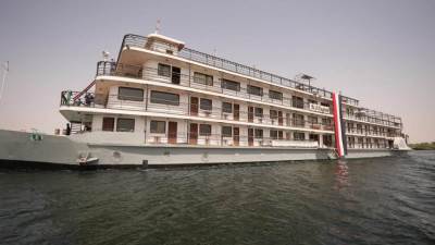 الشركة البورسعيدية للأعمال الهندسية والإنشاءات البحرية تنجح في صيانة الفندق العائم أوجيني بأسوان