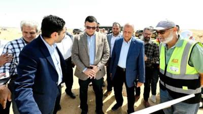 وزير الإسكان يتفقد المركز التكنولوجي لخدمة المواطنين بالعبور الجديدة ويتابع موقف مشروعي "ديارنا" و"سكن لكل المصريين"