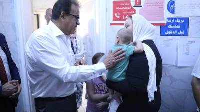 وزير الصحة يتفقد مركز صحة أسرة "الريحان" بالشروق.. ويستجيب لشكوى ميدانية من المواطنين بزيارة مركز طبي "70" 