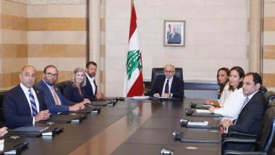 رئيس وزراء لبنان يؤكد لعضو لجنة القوات المسلحة بالشيوخ الأمريكي أهمية التجديد لــ "اليونيفيل"