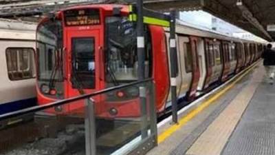 إضراب عمال السكك الحديدية يهدد بتعطيل حركة السفر في عطلة البنوك بـ بريطانيا