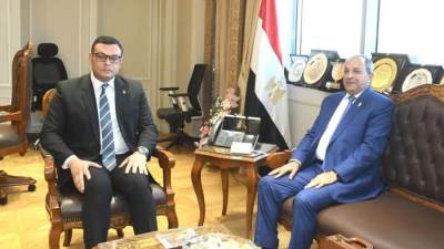 وزير الإسكان يستقبل محافظ بورسعيد لبحث ملفات العمل والتعاون المشترك