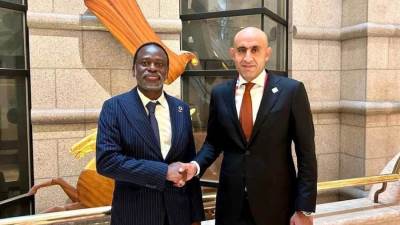 وزير التعليم يلتقي رئيس جامعة الأمم المتحدة بطوكيو لبحث سبل التعاون في مجال التعليم والبرمجة والذكاء الاصطناعي 