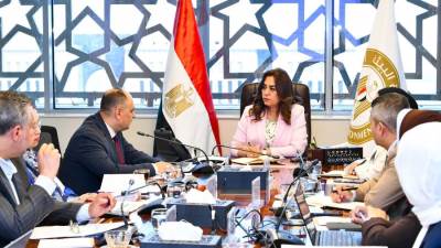وزيرة التنمية تعقد اجتماعًا تنسيقيًا لمناقشة الإجراءات التي اتخذتها الوزارة للاستعداد لاستضافة المؤتمر