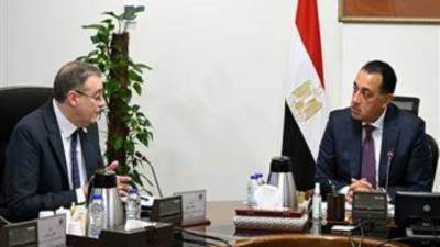 رئيس الوزراء يبحث مع رئيس المركزى للتنظيم والإدارة جهود تطوير العمل الإدارى