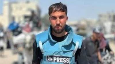 استشهاد الصحفي معاذ أبو طه في مجزرة إسرائيلية ضد الصحفيين بغزة