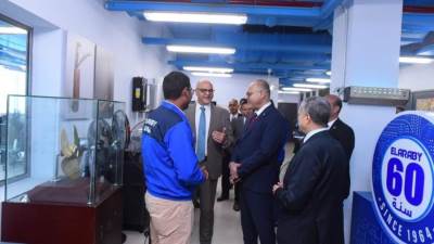 وزير العمل والمحافظ يزوران مركز العربي للبحوث والتطوير بمدينة بنها التابع لمجموعة "العربي"..ويتفقدا "معامل الاختبار" 