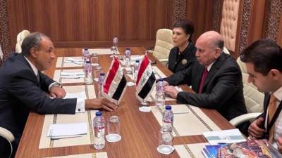 لقاء ثنائي بين وزيري خارجية مصر والعراق على هامش الدورة الاستثنائية لمجلس وزراء خارجية منظمة التعاون الإسلامي بجدة