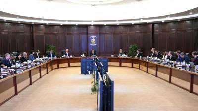 رئيس الوزراء يتابع جهود توفير المنتجات البترولية لقطاعي الصناعة والزراعة والقطاعات التنموية المختلفة