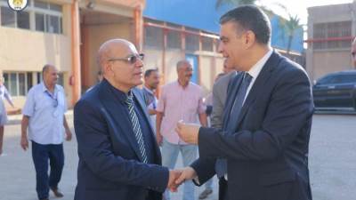 رئيس هيئه الشراء الموحد يتفقد صيدليات الإسعاف ومخازن شركة الجمهورية بالإسكندرية