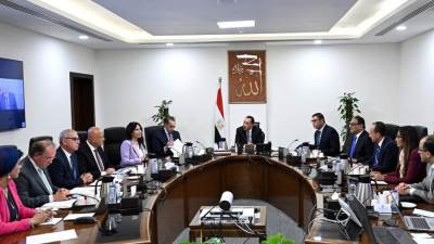 رئيس الوزراء يستعرض آليات تنفيذ مشروعات الكهرباء بالمدن الجديدة بنظام المشاركة مع القطاع الخاص