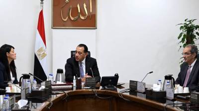 رئيس الوزراء يستعرض خطط الدولة للتحول الرقمي وجذب المزيد من الاستثمارات إلى مصر في مجال الاتصالات وتكنولوجيا المعلومات