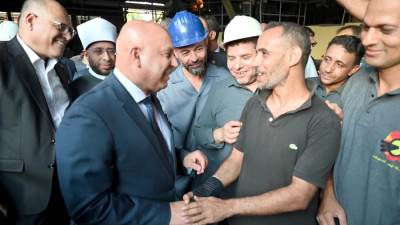 وزير الصناعة والنقل يتفقد شركة النصر للمسبوكات ويشارك في ندوة تثقيفية للعاملين