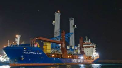 "دي بي ورلد مصر" تستقبل أحدث الرافعات العملاقة لتعزيز مكانة مصر كمركز لوجستي إقليمي