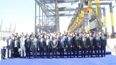 وزير الصناعة يتابع استكمال ميناء السخنة ويشهد احتفالية شركة هاتشيسون العالمية بوصول أوناش عملاقة