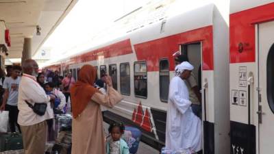 الهيئة القومية لسكك حديد مصر: تسيير القطار التاسع للعودة الطوعية للأشقاء السودانيين وعلى متنه 940 سودانيًا