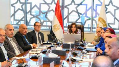 وزيرة التنمية المحلية والقائم بأعمال وزير البيئة تستكمل سلسلة اجتماعاتها التنسيقية بقيادات وزارة البيئة