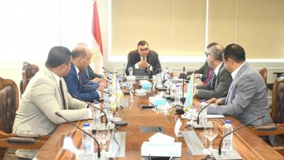 وزير الإسكان يتابع مشروع المماشي السياحية بمدينة ٦ أكتوبر