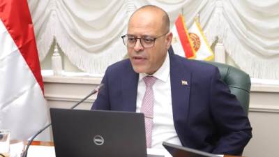 وزير العمل: الخميس المقبل إجازة رسمية مدفوعة الأجر للعاملين بالقطاع الخاص