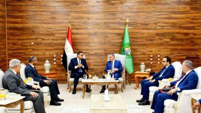 وزير الإسكان ومحافظ الإسماعيلية يتابعان عددا من ملفات العمل المشتركة