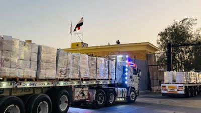 الهلال الأحمر: قافلة "زاد العزة" الـ28 تحمل 2800 طن مساعدات إغاثية عاجلة للفلسطينيين بغزة 