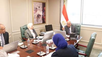  وزير الكهرباء والطاقة المتجددة يستعرض مستجدات تنفيذ مشروعات الطاقات الجديدة والمتجددة في إطار الاستراتيجية الوطنية للطاقة