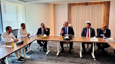 وزير البترول والثروة المعدنية يتفقد مقر شركة إنبي في أبوظبي 