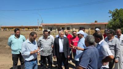 المدير التنفيذي لجهاز حماية وتنمية البحيرات يتفقد مزرعة الزاوية السمكية بكفر الشيخ