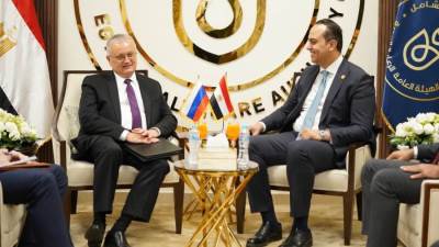 رئيس هيئة الرعاية الصحية يلتقي السفير الروسي لدى مصر لمتابعة مشروعات الاستثمار الصحي