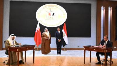 رئيس وزراء مصر وولي عهد مملكة البحرين يشهدان توقيع 8 وثائق في مجالات تخدم تعزيز أوجه التعاون الثنائي بين الجانبين