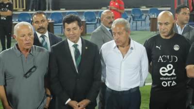 اتحاد الكرة يحذر المنتسبين إليه من "السوشيال ميديا": ندعم الكابتن حسام حسن