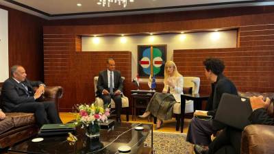 وزير الخارجية يلتقي مع رئيسة مجلس النواب القبرصية