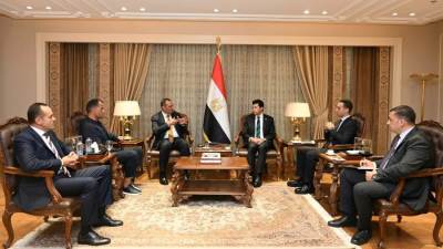 وزير الشباب يبحث مع التربية والتعليم وشركة ستادات آخر استعدادات إطلاق دوري مدارس مصر